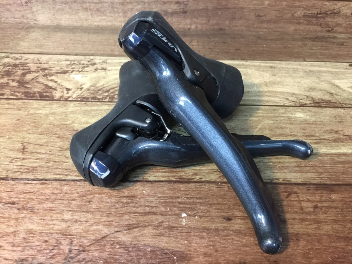 EQ776 シマノ SHIMANO ソラ SORA ST-R3000 STIレバー 2×9S ガリ傷あり
