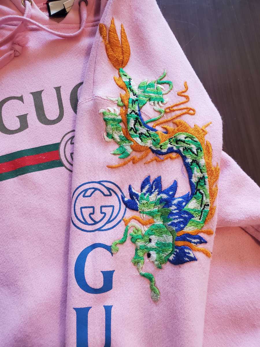 GUCCI(グッチ)18AW ドラゴンスリーブ刺繍 GUCCIクラシックロゴ 