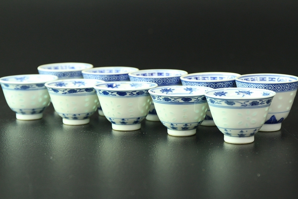 景徳鎮・ヴィンテージ蛍手透かし煎茶碗&ティーポット 5点セット|青 景徳鎮・ヴィンテージ蛍手透かし煎茶碗&ティーポット 5点セット|青