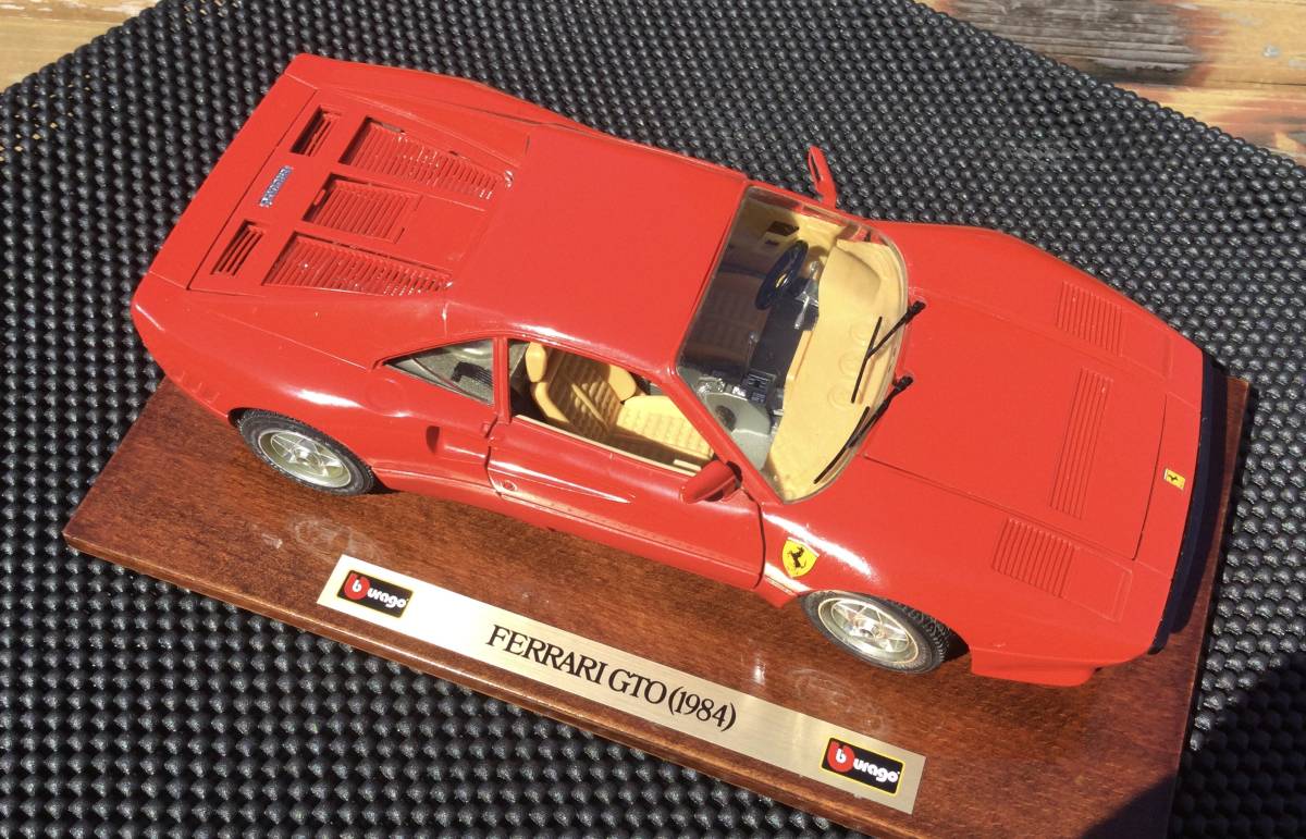 1/18 フェラーリ GTO 1984 Ferrari GTO Burago モデルカー 1/18