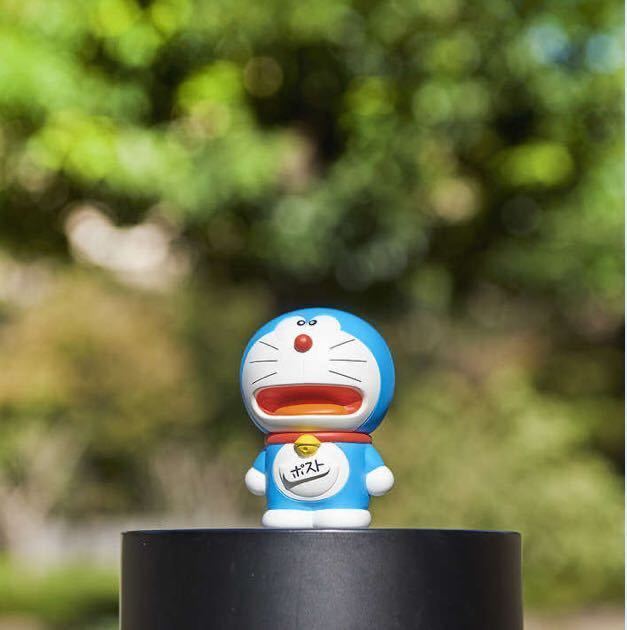 代用シールでポストになったドラえもん フィギュア ドラえもん 50周年