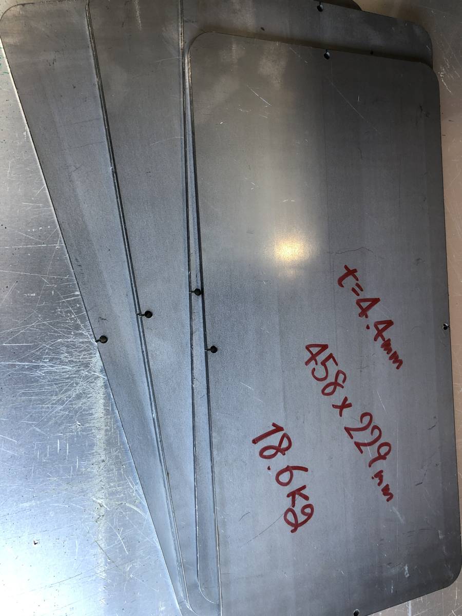 鉄板　厚み４.４mm ４５８×２２９mm 端材５枚_1