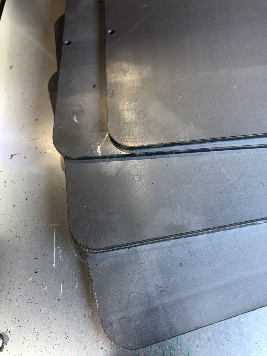 鉄板　厚み４.４mm ４５８×２２９mm 端材５枚_2