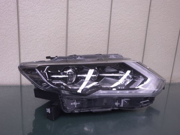 【高品質，定番人気】 4104341 エクストレイル T32 後期 右ライト LED KOITO 100-23746(ヘッドライト)｜売買されたオークション情報、yahooの商品情報をアーカイブ公開 - オークファン 日産用
