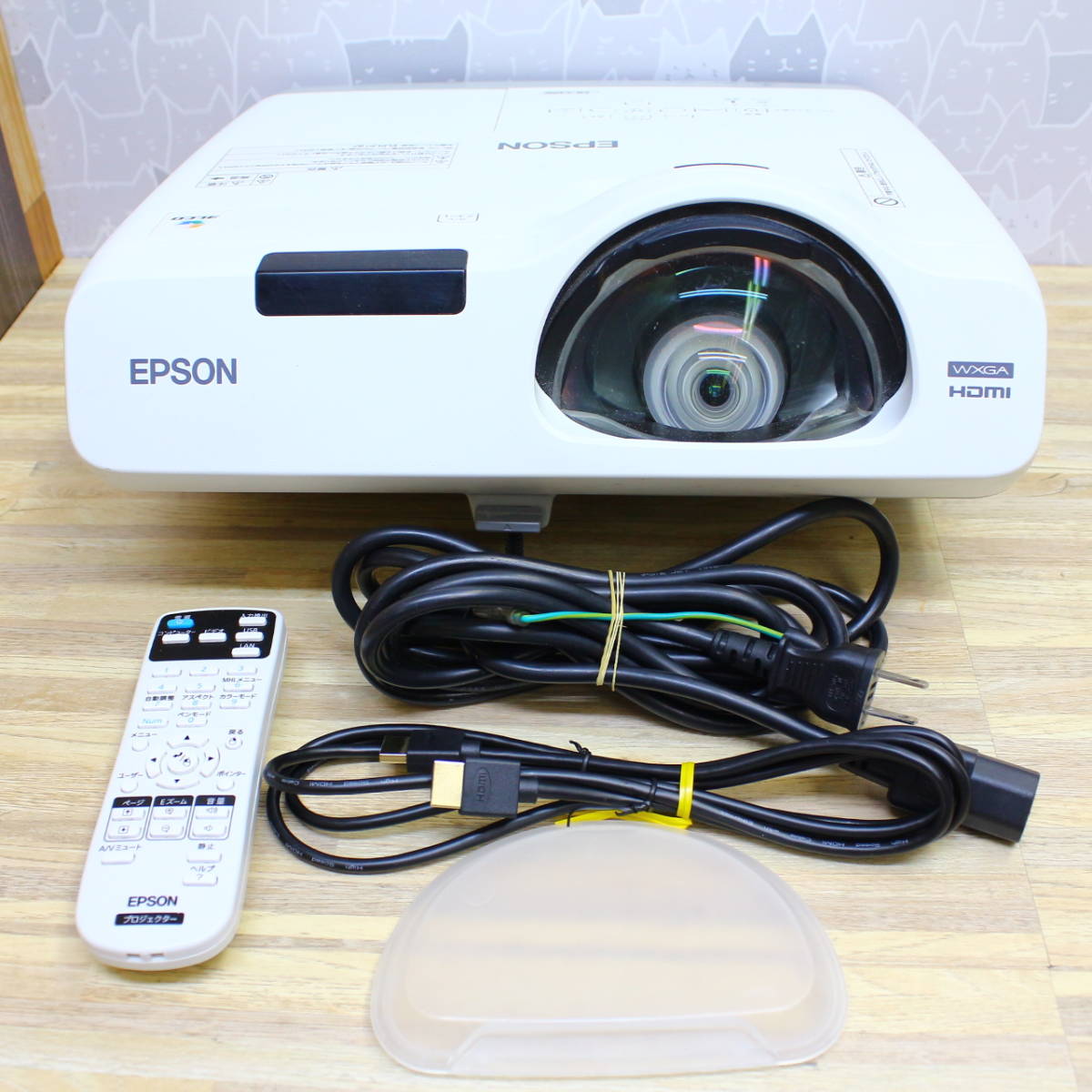 得価，定番 QKK MV-06 Wi-Fiプロジェクター 720pネイティブ 1080p対応