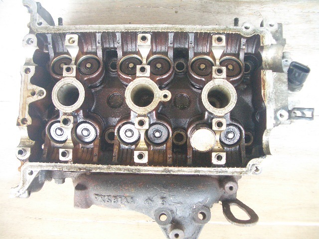 ★ジムニー　ＪＢ２３　エンジンへッド