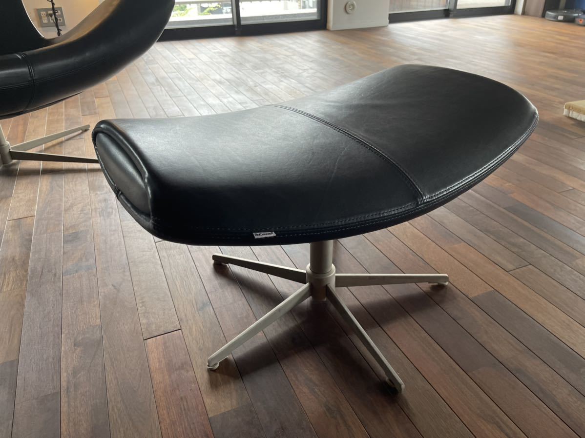 ボーコンセプト　総革　ラウンジチェア&オットマンセット BoConcept(ボーコンセプト)目をひくエレガントなデザインの 回転 リビング [ブラック&frasl;黒] 45万「Charlotte&frasl;シャーロット」「RICO&frasl;リコ 通販