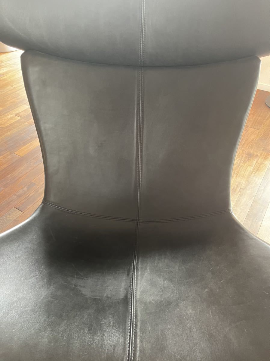 ボーコンセプト　総革　ラウンジチェア&オットマンセット BoConcept(ボーコンセプト)目をひくエレガントなデザインの 回転 リビング [ブラック&frasl;黒] 45万「Charlotte&frasl;シャーロット」「RICO&frasl;リコ 通販