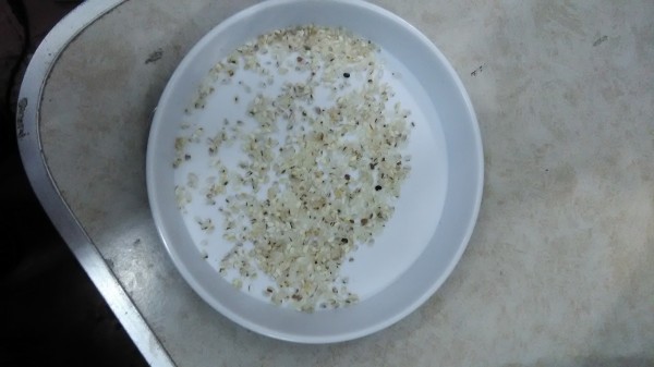 鳥の餌 くず米白米 色彩選別機下ヤケ米３０ｋｇ 鳥のエサ鶏ペットヤケ米 エサ 売買されたオークション情報 Yahooの商品情報をアーカイブ公開 オークファン Aucfan Com
