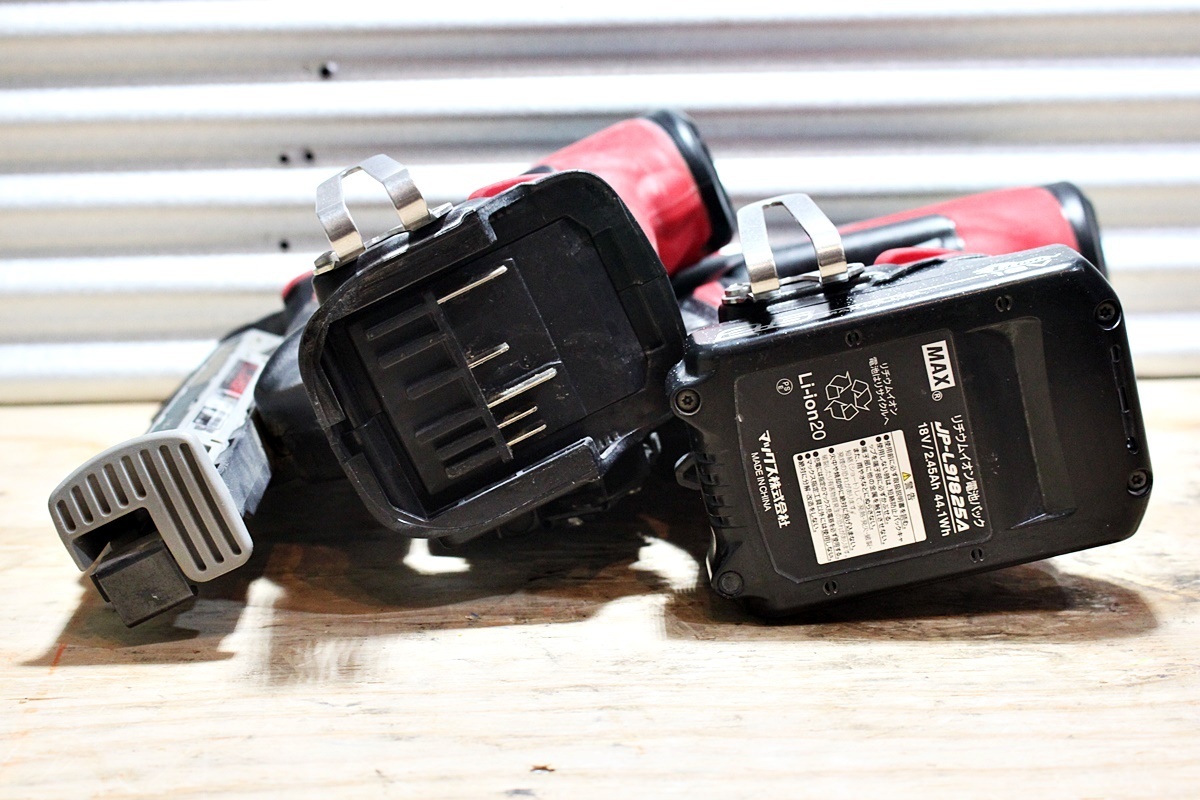 t815231877.5