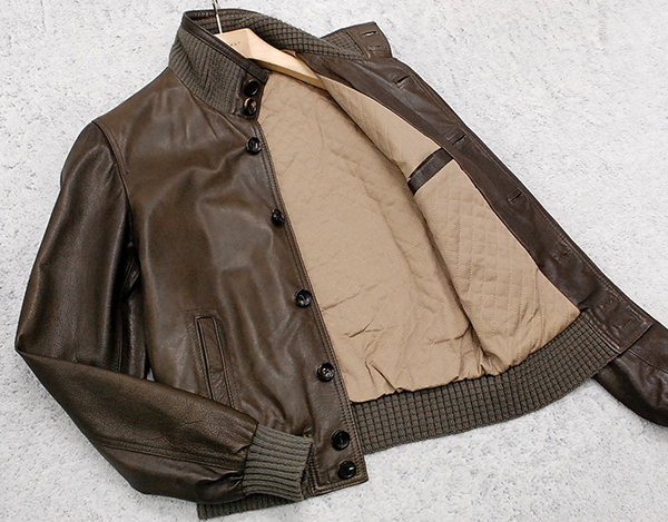 ロベルトコリーナのレザーブランド！定価￥81,900 美品 イタリア製