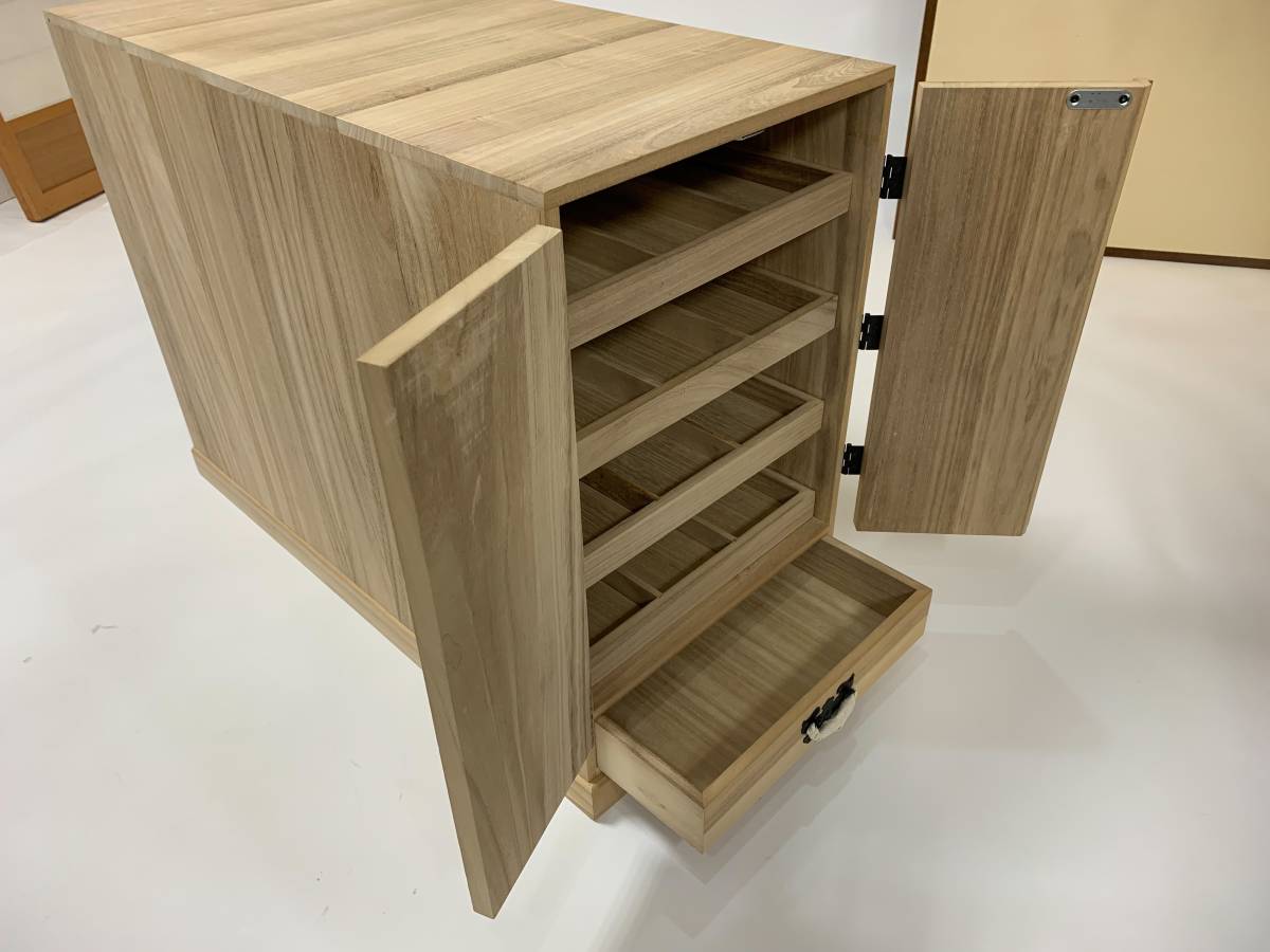 掛け軸箪笥【新品同様】隠し収納有り 軸箱入れ 桐箪笥 掛け軸収納