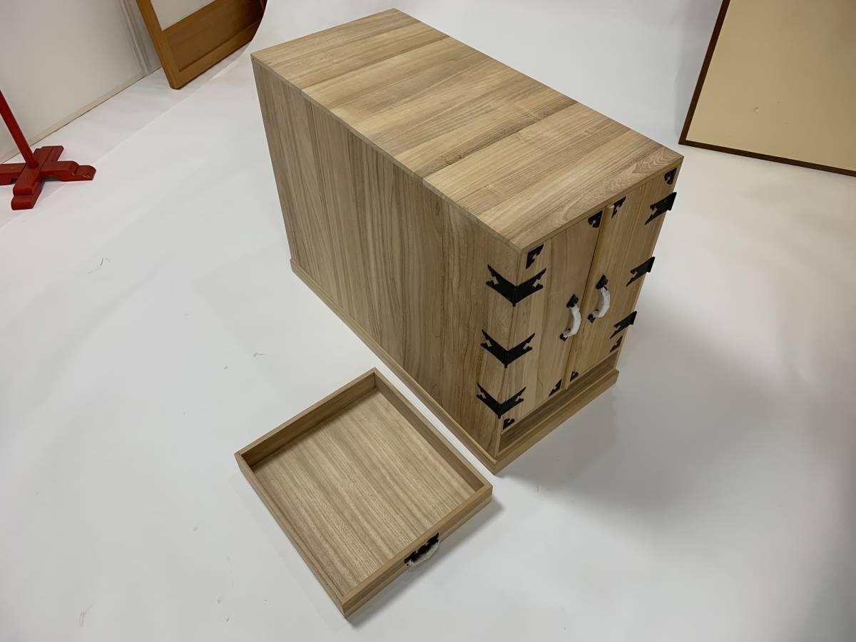 掛け軸箪笥【新品同様】隠し収納有り 軸箱入れ 桐箪笥 掛け軸収納