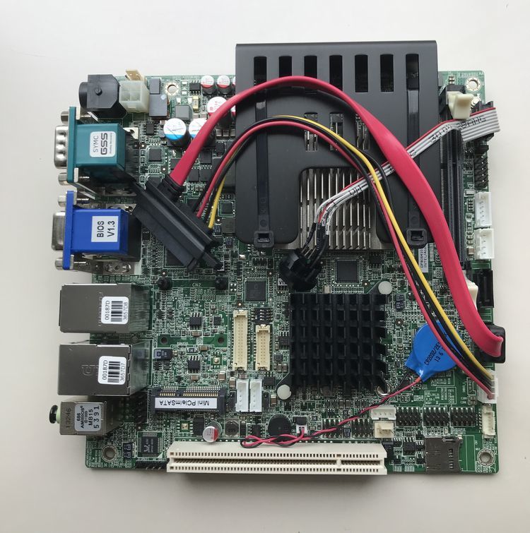 Atom　搭載マザーボード　新品