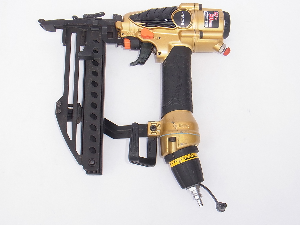  日立工機 高圧フロア用タッカー N5004HMF ステープル幅4mm(エアタッカー)｜売買されたオークション情報、yahooの商品情報をアーカイブ公開 - オークファン エアタッカー