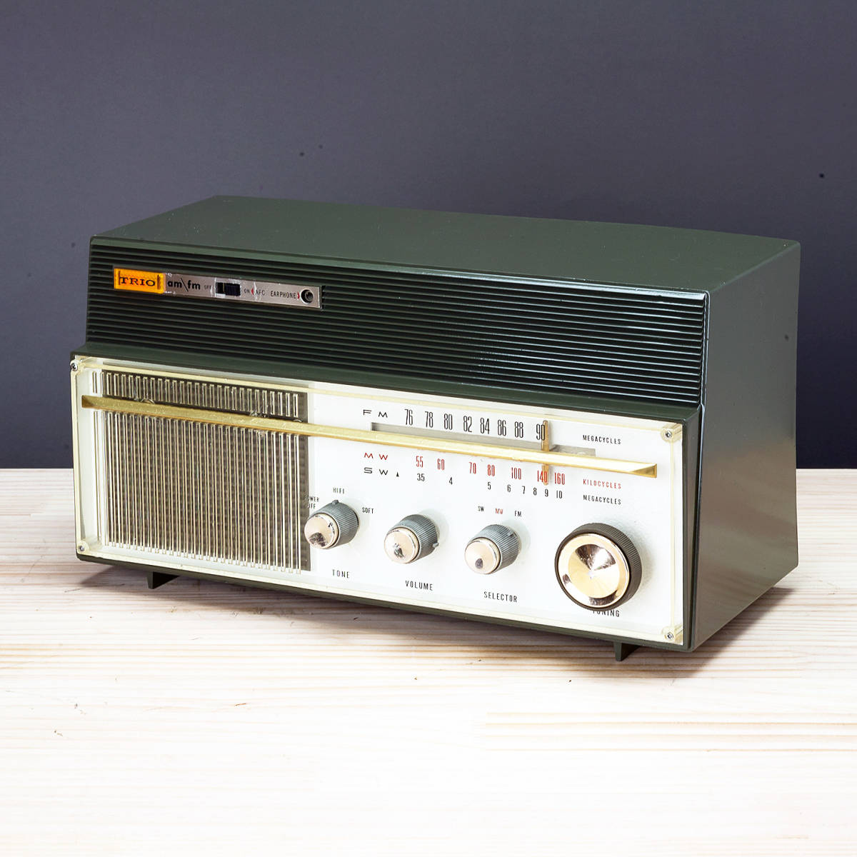 FMの聴ける真空管ラジオ トリオAF-252 FM/AM/SW 3BAND 昭和38年（1963 