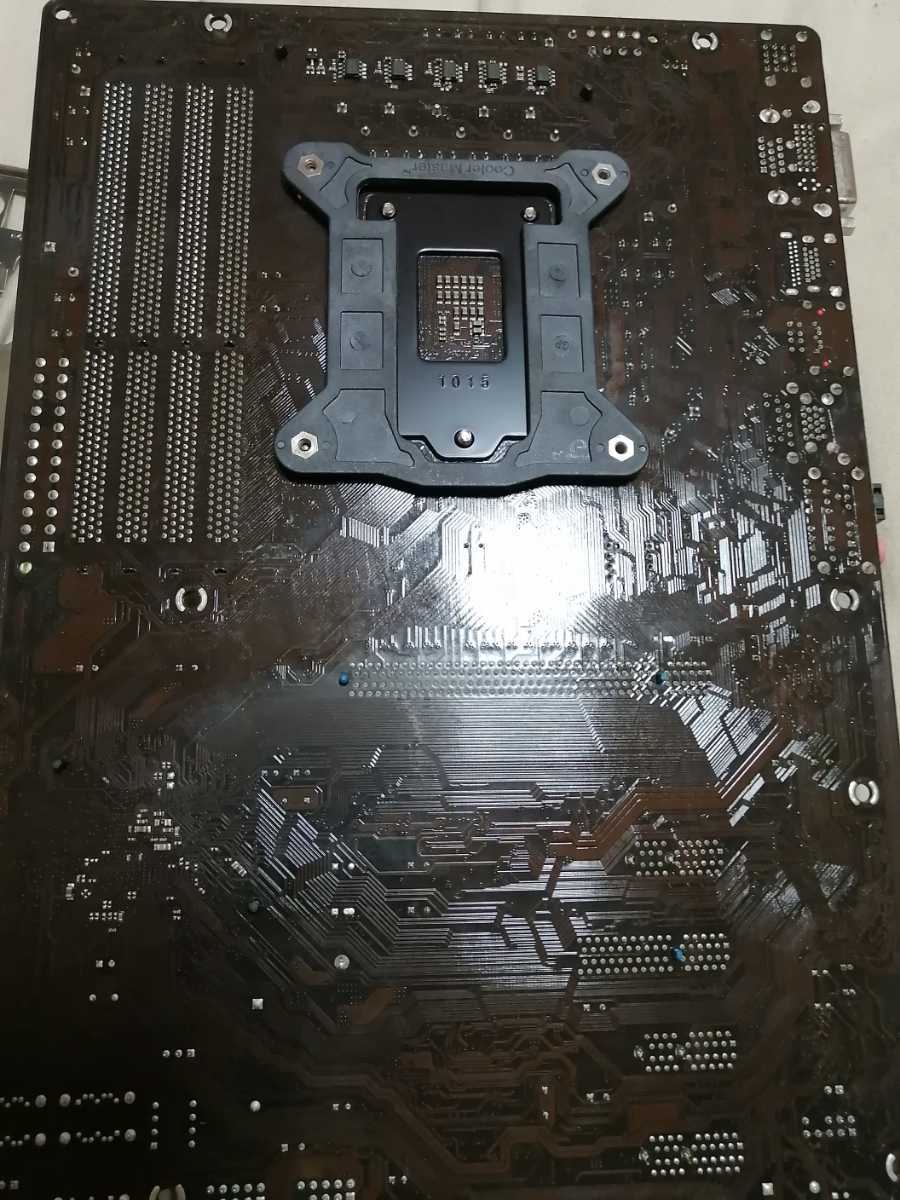 動作確認済み マイニング向けマザーボード ASRock H67DE +おまけ i5-2400、2GBメモリ付き