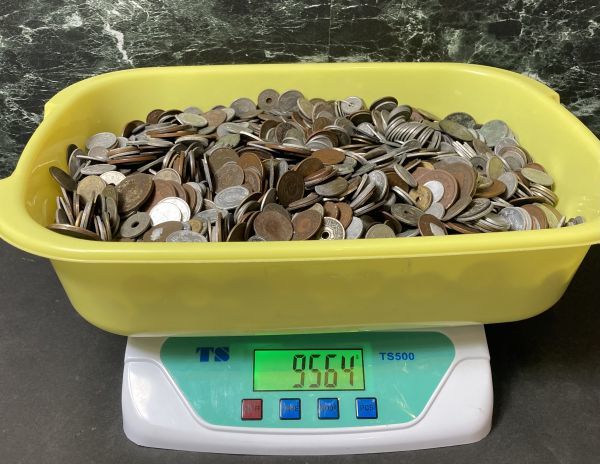 M　古銭　おまとめ　約9.5ｋｇ　1円　50銭　10銭　2銭　1銭　アルミ銭　など　①