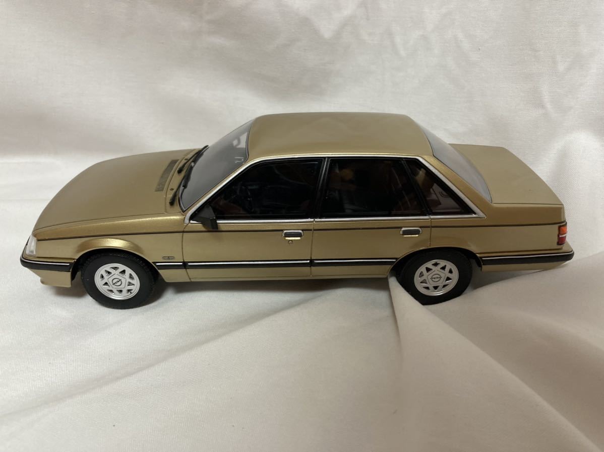 BoS Models BOS018 1/18 オペル セネター A2 3.0 CD (1984) メタリック