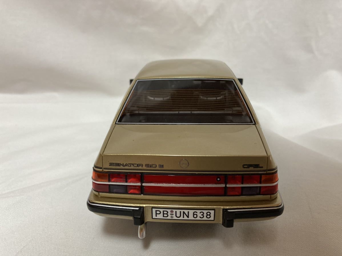 確認用 BoS Models BOS018 1/18 オペル セネター A2 3.0 CD (1984) メタリック