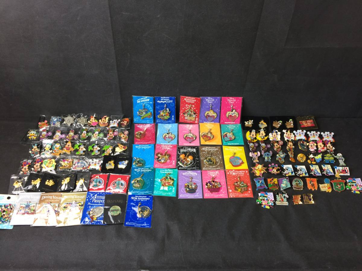 ディズニー ピンバッジ チャーム 127個 ディズニーストア 新発売
