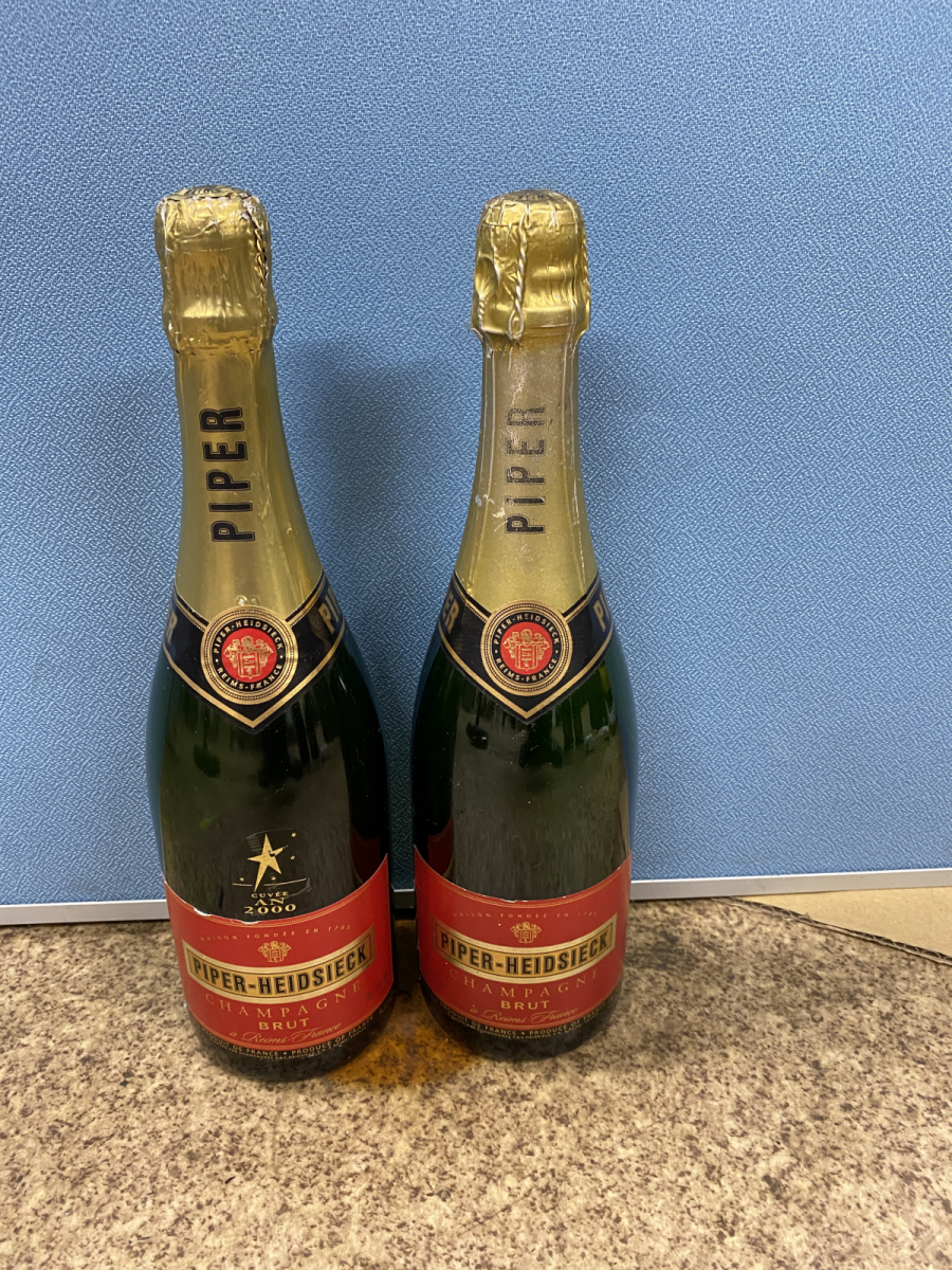 空瓶 Piper Heidsieck 飾り瓶 サイズ違い4本セット ディスプレイ 飲食店 業務用 酒 おしゃれ ワイン シャンパン ボトル Os アルコール 売買されたオークション情報 Yahooの商品情報をアーカイブ公開 オークファン Aucfan Com