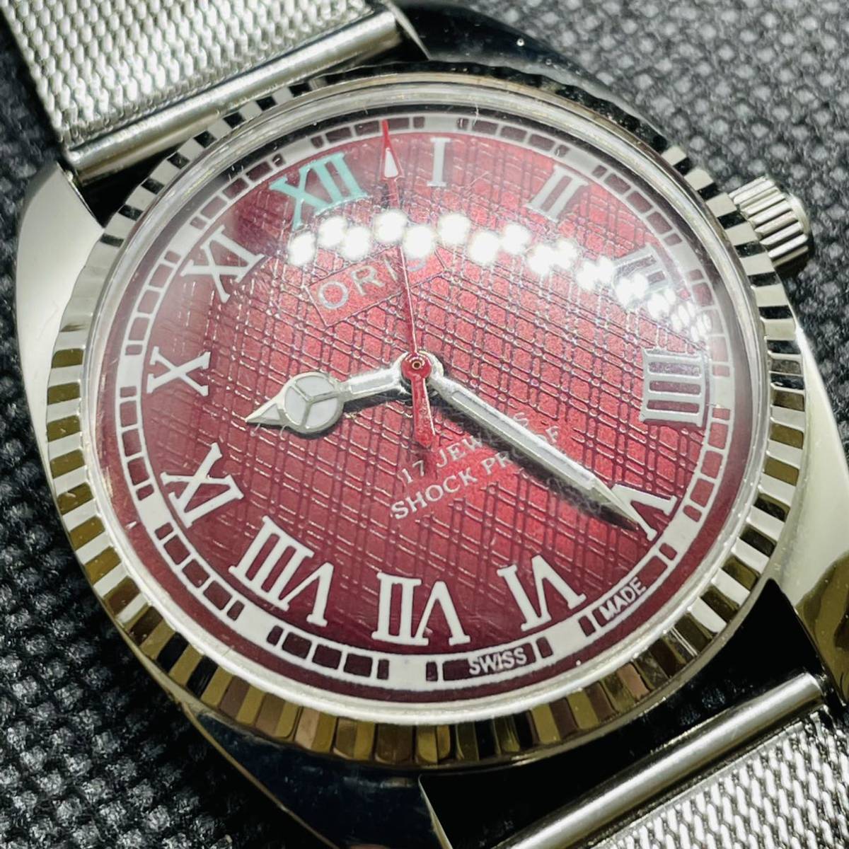 美品 お洒落 カッコイイ オリス ORIS 激レア 動作快調 機械式 手巻き メンズ 腕時計 アンティーク ビンテージ ウォッチ 1970'S レッド 17石 オリスのピュアでミニマルな新作「アートリエS」～ミニマルデザインの