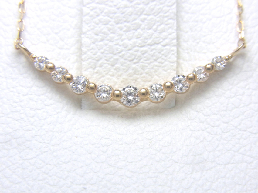 [cicada]新品 Ｋ１８　合計０．１０ｃｔ　ホワイトカラー　天然ダイヤネックレス