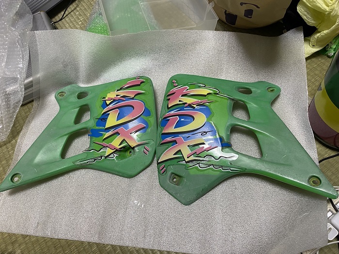 KDX125SR シュラウド カワサキ | 緑 純正 右 シュラウドの中古品