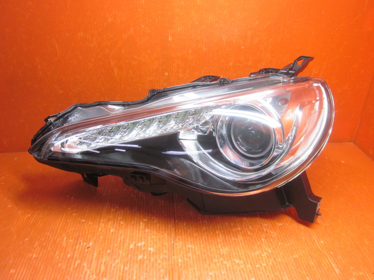 Nトヨタ 86 前期 純正 HID ヘッドライト 左側 KOITO:100-60082 刻印