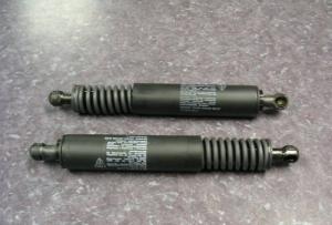 ポルシェ　カイエンリアゲート　ドア　ダンパー　2003～2006年　