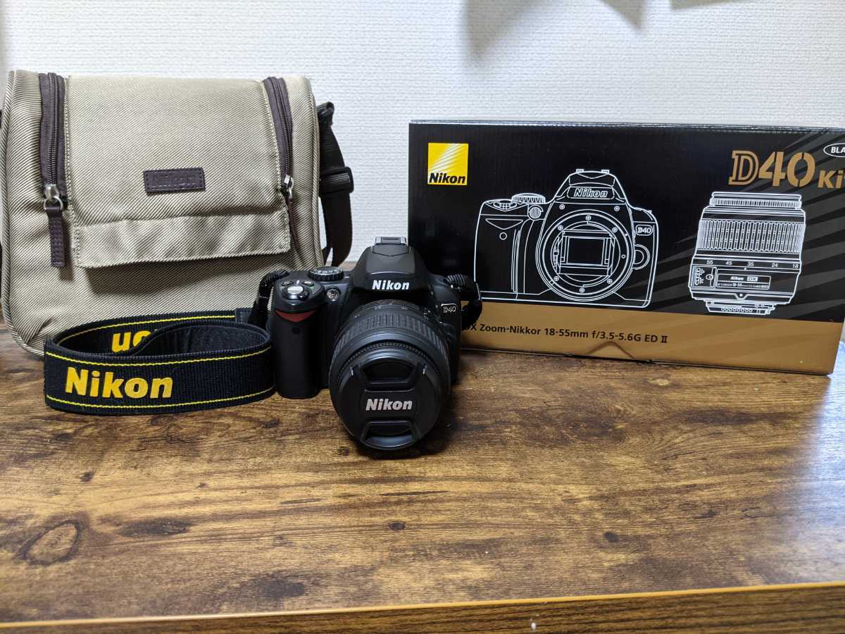 Nikon D40 デジタルカメラ (バッグ付き) デジタルカメラ デジタル一眼