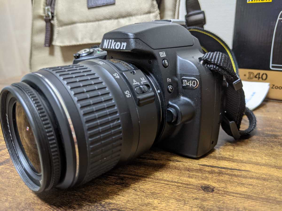 Nikon D40 デジタルカメラ (バッグ付き) デジタルカメラ デジタル一眼