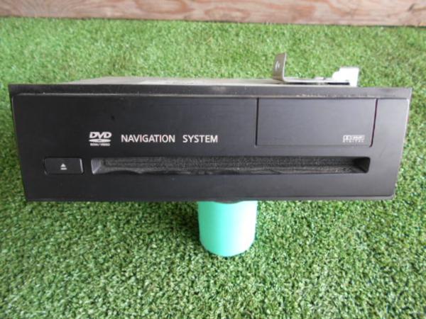 日産エルグランドE51ナビ本体※J000349C