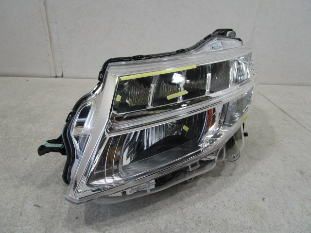 トヨタ ルーミー M900A/M910A 純正 LED 左ヘッドライト STANLEY W3918