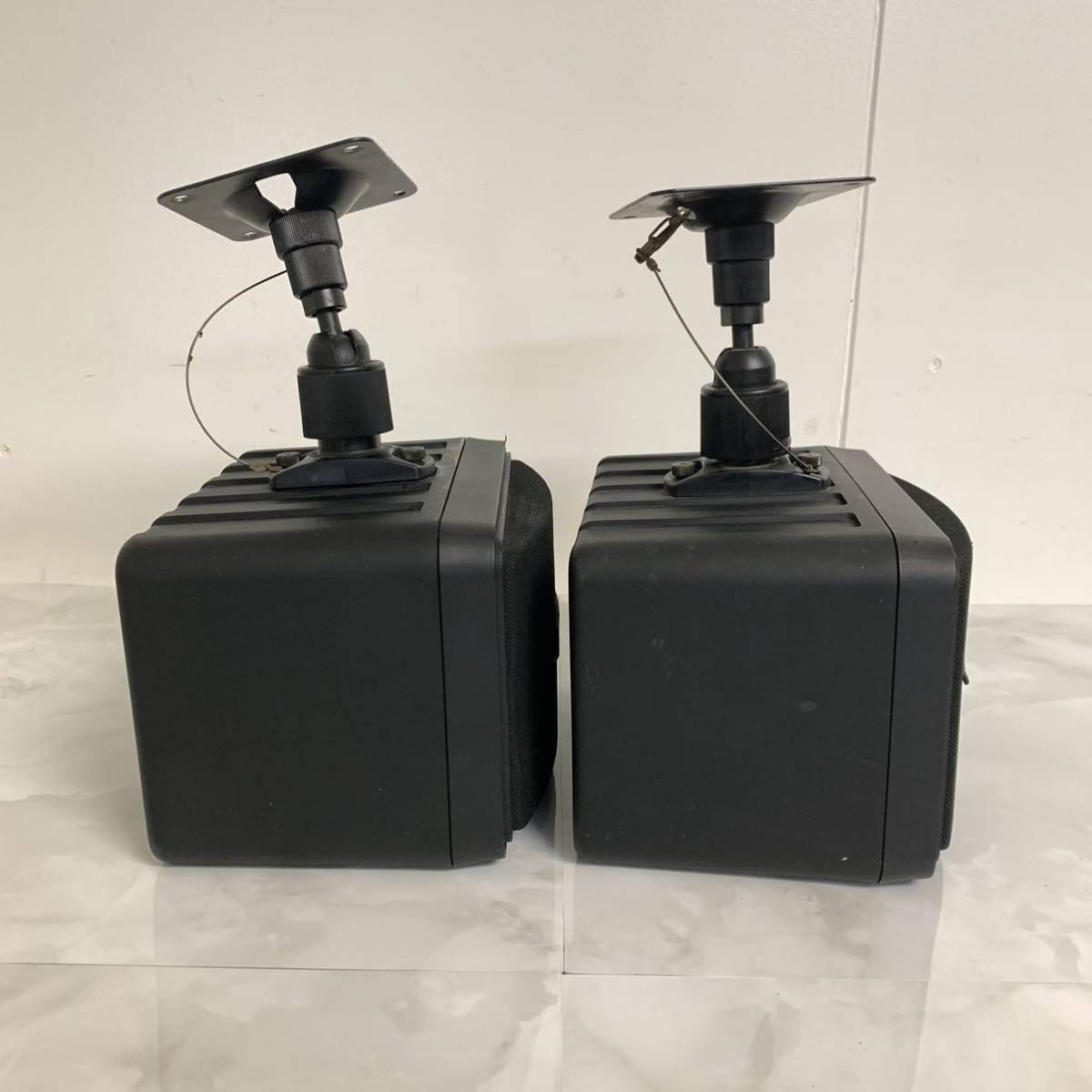 T-03 BOSE ボーズ 111AD ペアスピーカー ブラックカラー オーディオ