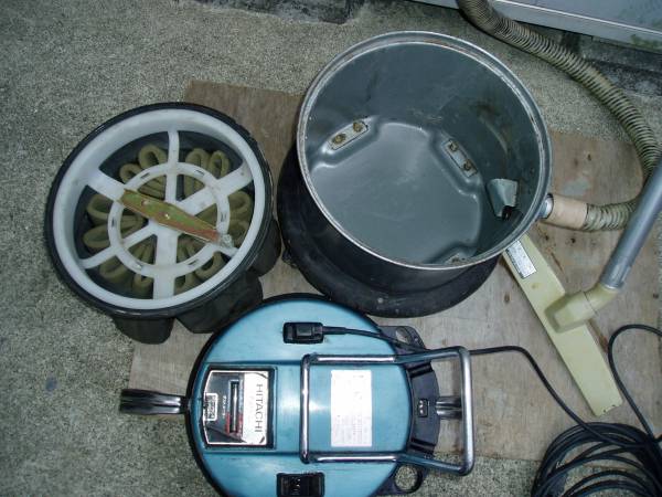 ☆日立 業務用掃除機 （CF-V100S3:動作品）(日立)｜売買された