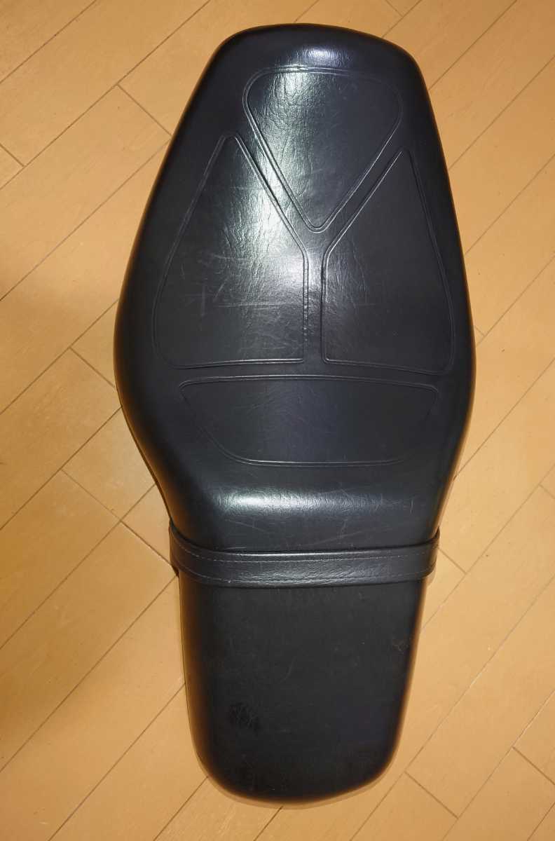 Vツインマグナ250純正シート HONDA2005年式マグナ250 純正シートです。後期純正シートです。V