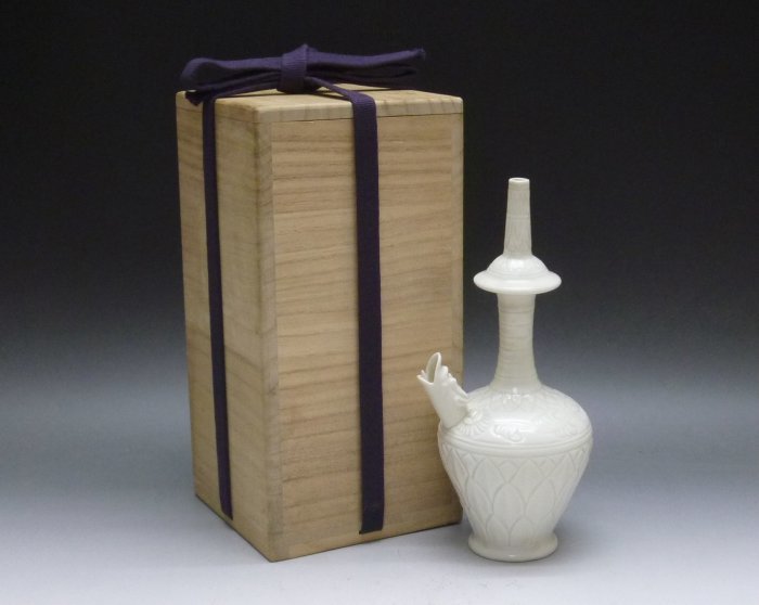 Christie's 北宋定窯白釉龍首净瓶, | (960-1127) DYNASTY SONG NORTHERN -