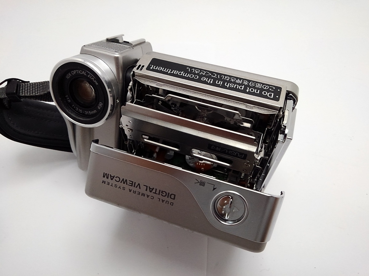 ☆ハローカメラ☆2652 SHARP VL-DD10/miniDV ビデオカメラ.【 付属品