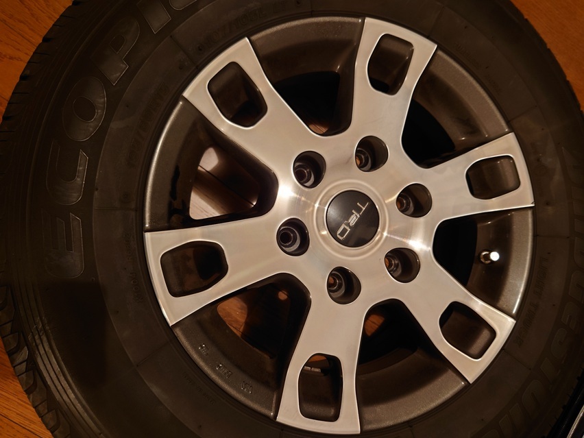 ハイエース レジアスエース TRD アルミホイール＆タイヤセット 4本 195