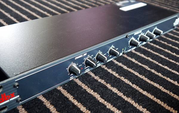 極美品】dbx クロスオーバー チャンネルデバイダー 223XL 中古音響機材