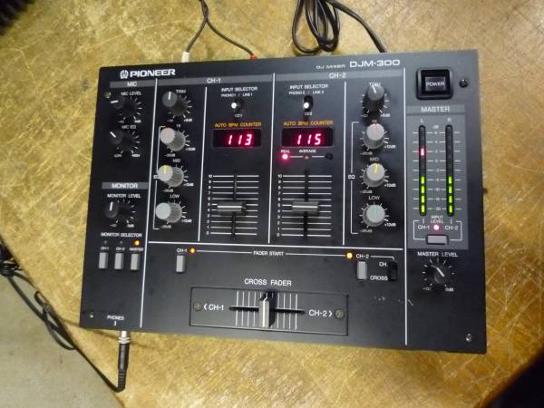 ☆PIONEER DJM-300 パフォーマンスDJミキサー ☆中古 動作品 pioneer