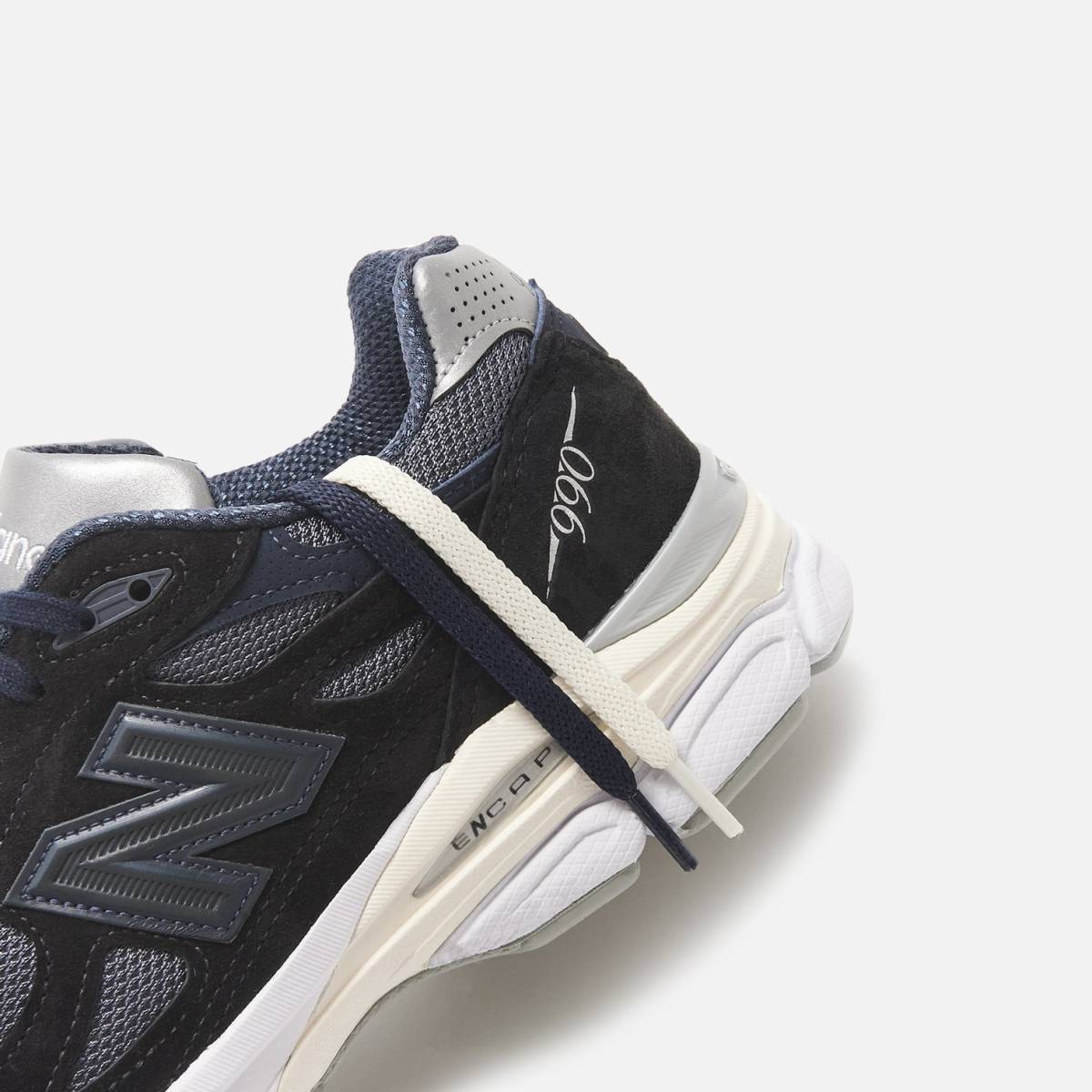 New Balance x Kith New Balance 990 V3 \