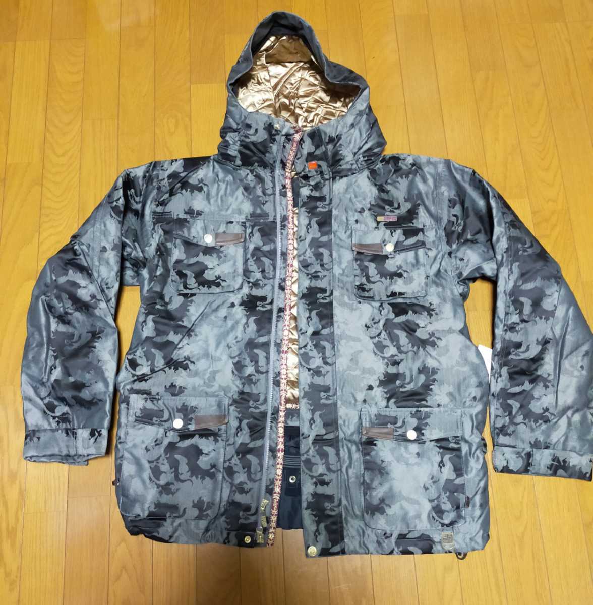 セール，100%新品 QUIKSILVER クイックシルバー カモフラージュ 迷彩 高性能ジャケット キルト裏地 ウェア 厚手(クイックシルバー)｜売買されたオークション情報、yahooの商品情報をアーカイブ公開 - オークファ トップス、ジャケット