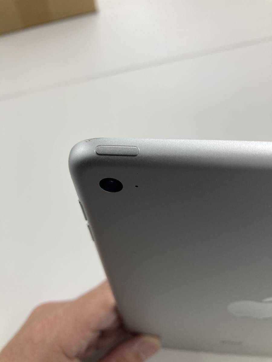 中古品 iPad mini4 Wi-Fi 16GB Silver