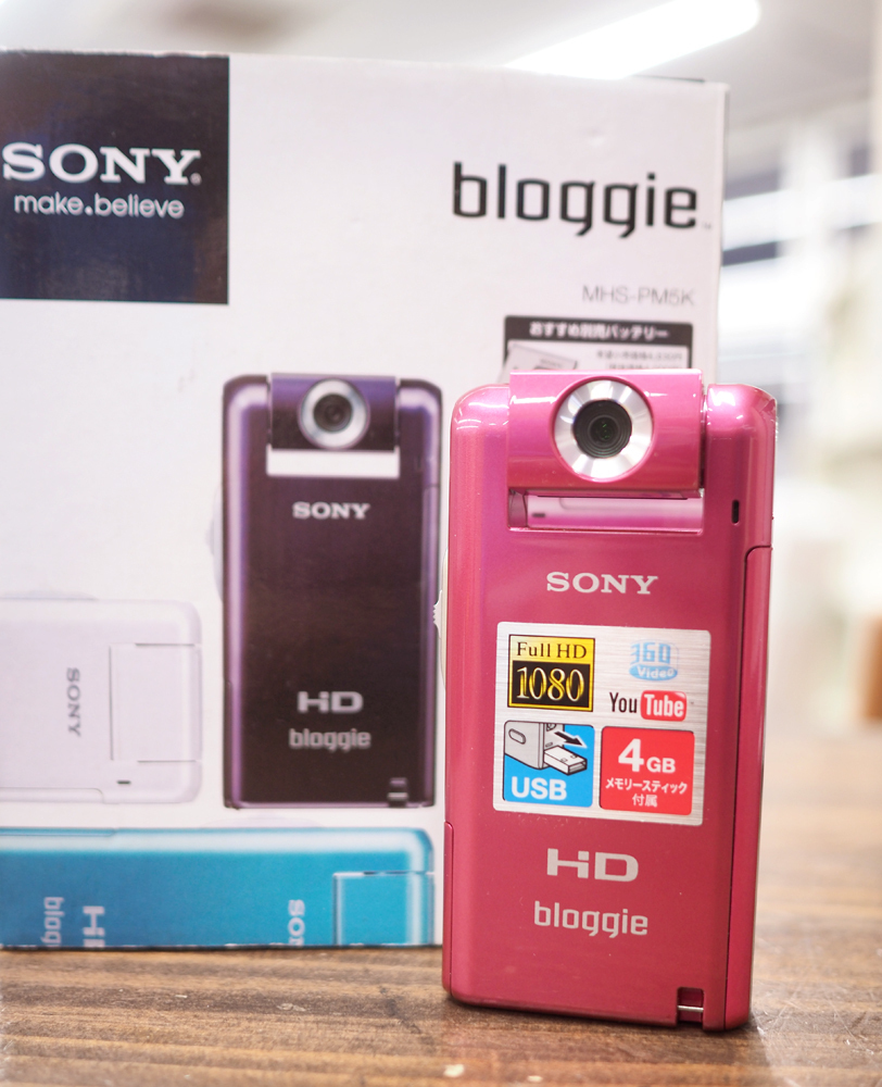 SONY モバイルHDスナップカメラ ソニー bloggie MHS-FS3 Bloggie ブロギー 3D モバイルHD スナップカメラ PM5K 美品ソニー 8GBの通販 by Angels “Bloggie”でできること