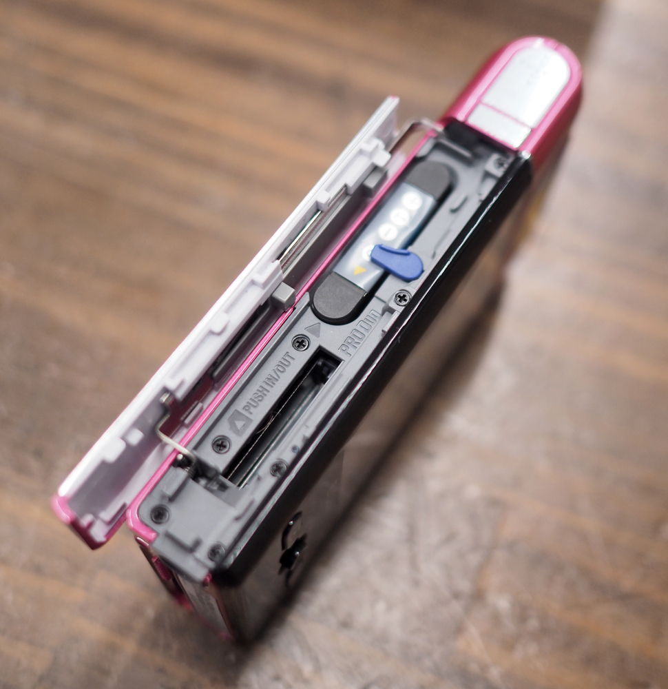 SONY モバイルHDスナップカメラ ソニー bloggie MHS-FS3 Bloggie ブロギー 3D モバイルHD スナップカメラ PM5K 美品ソニー 8GBの通販 by Angels “Bloggie”でできること