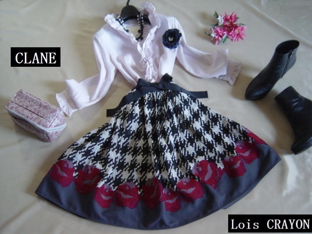 ☆新品5万以上3点/CLANE田中みな実コラボ大容量ポーチ+リボン付Lois  