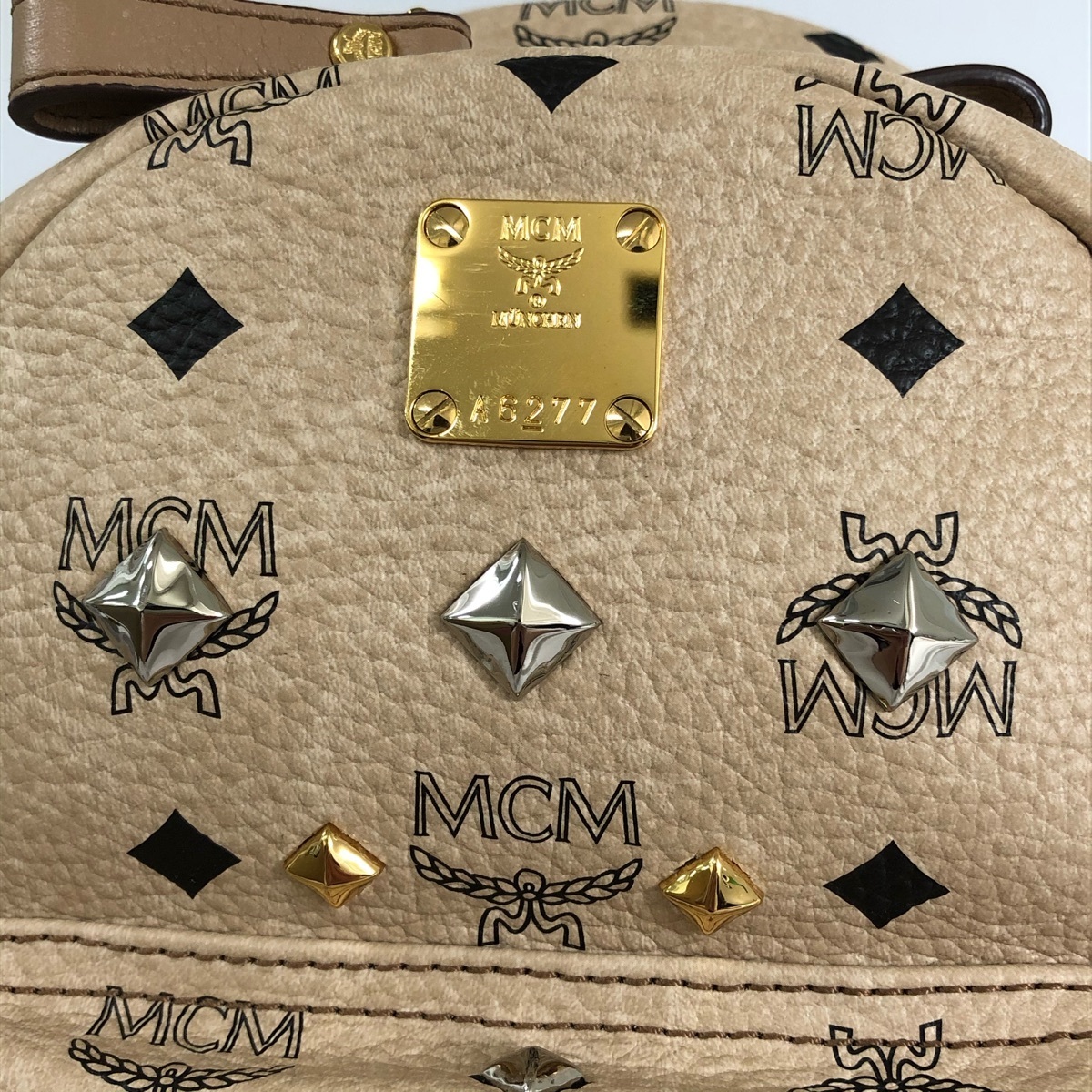 エム・シー・エム MCM リュック スタッズ ベージュ系 リュック